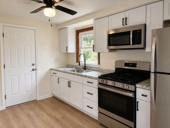 Photo - 2768 Glenny Ln