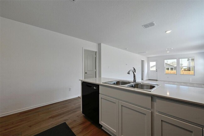 Photo - 203 Chapel Beck Dr