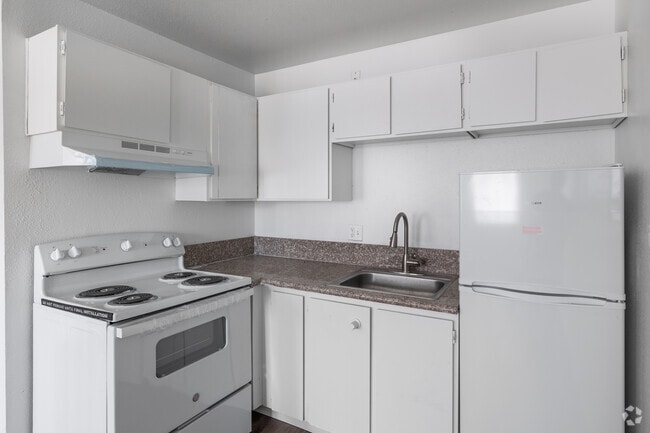 Studio - 396 SF - Kitchen