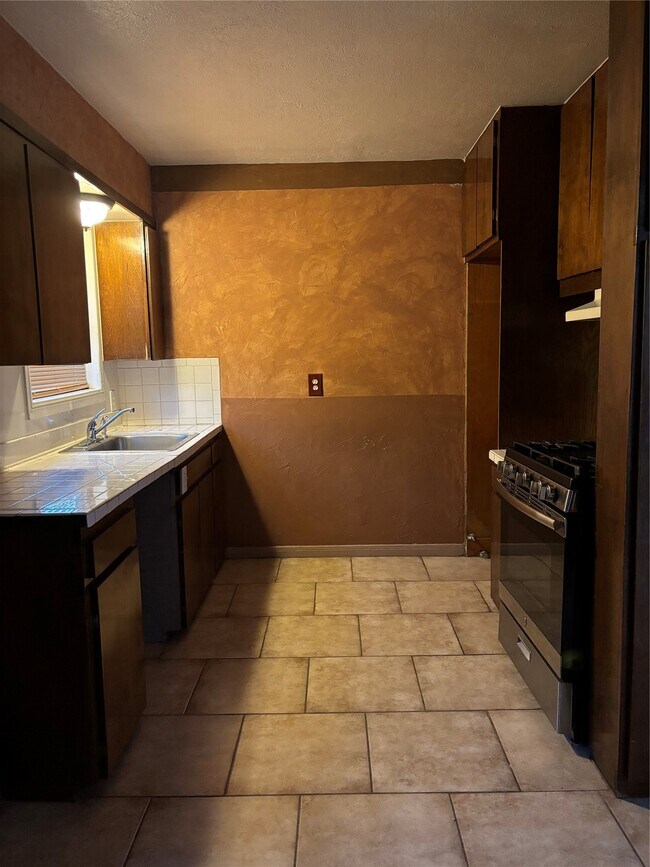 Photo - 10523 Oswego St