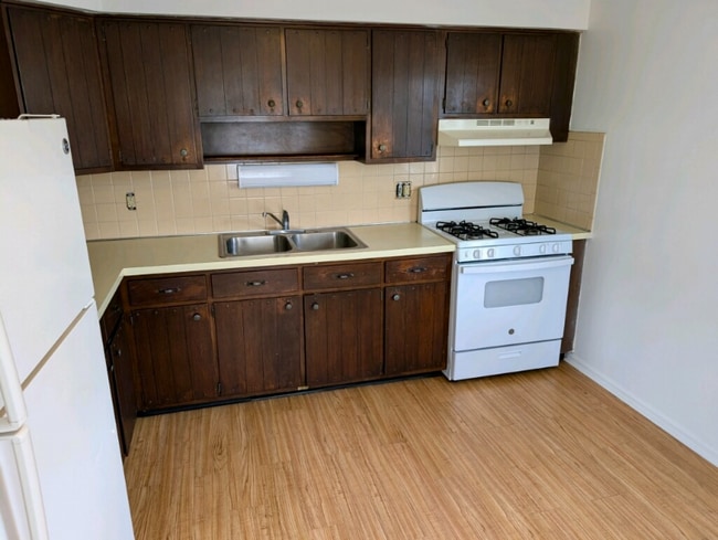Photo - 654-654 W Main St Apartamento Unidad 17