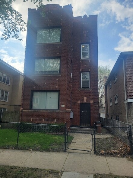 Building Photo - 7918 S Essex Ave Unit 1