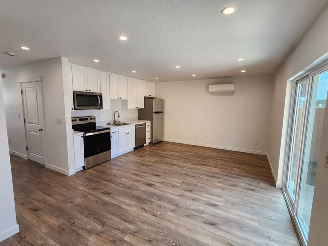 Photo - 1011 Peach Rd