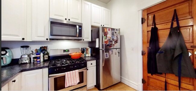 Photo - 2050 W Byron St Unidad 2