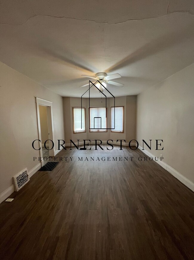 Building Photo - 2017 10th Ave N Unit = #1