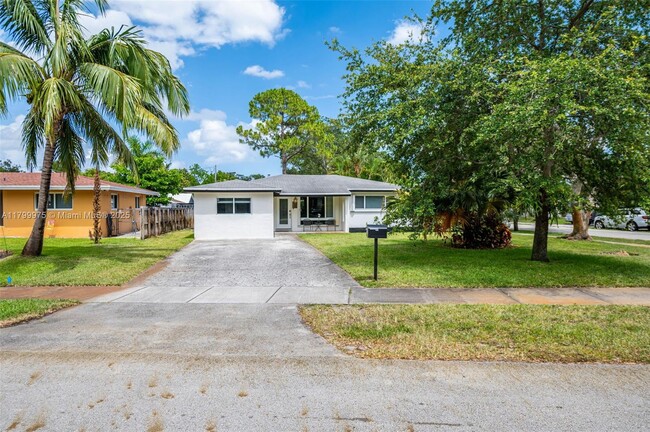 Photo - 1620 SW 33rd Ave House
