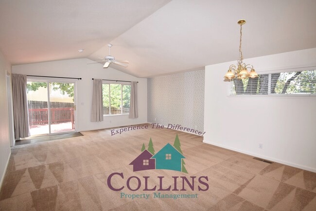 Photo - 340 Vistamont Dr
