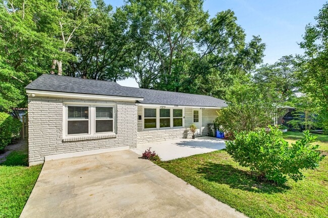 Building Photo - Move-In Ready Home in Hanahan