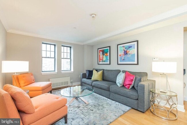Building Photo - 1701 Locust St Unit 1815