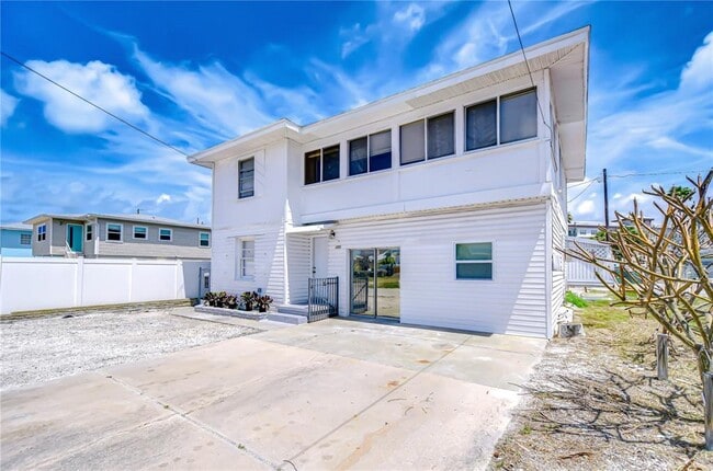 Photo - 150 E Madeira Ave Unit 1