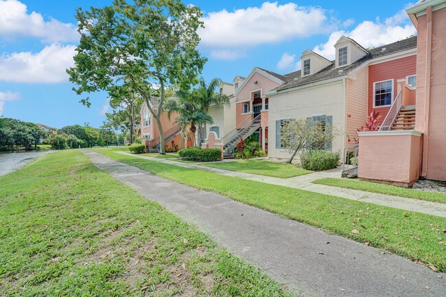 Photo - 1385 Crystal Way Unit M