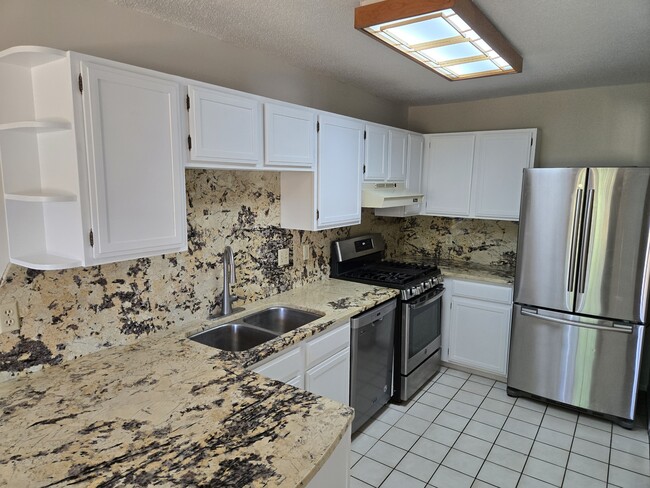 Photo - 3553 Avon Dr