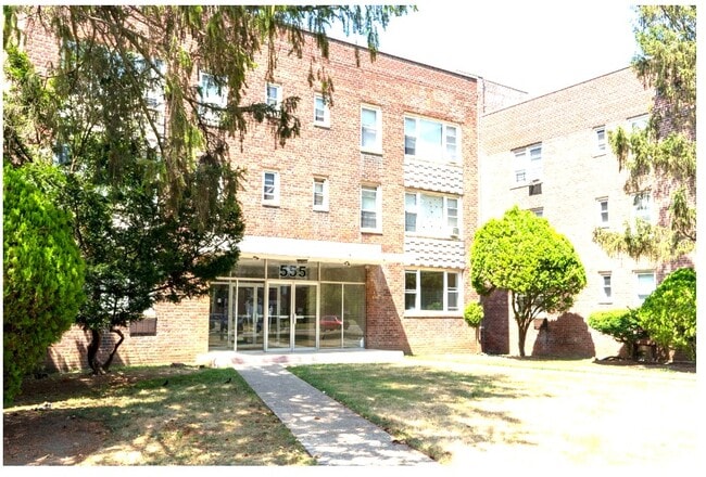 555 Front Street
