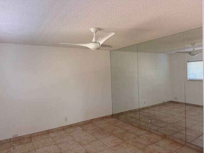 Photo - 2015 Notre Dame Dr