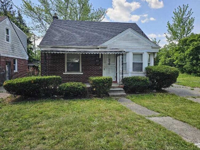 Photo - 16092 Coram St