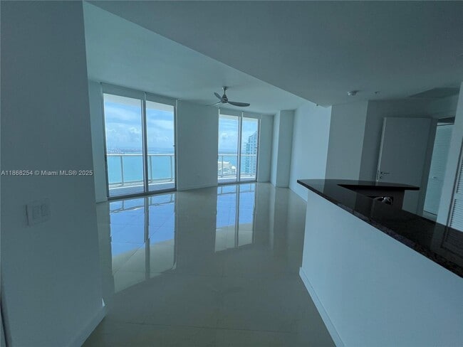 Photo - 300 S Biscayne Blvd