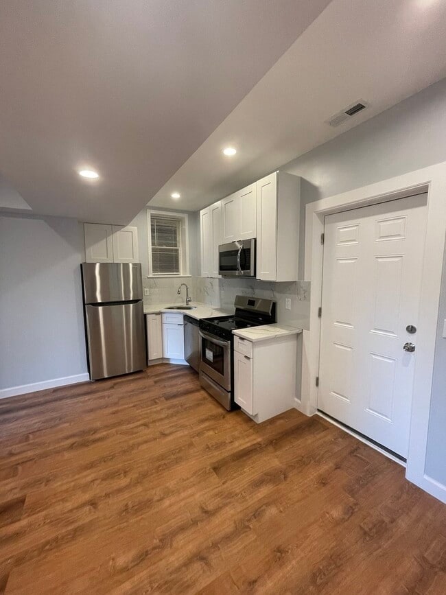 Photo - 7331 N Honore St Unit GA