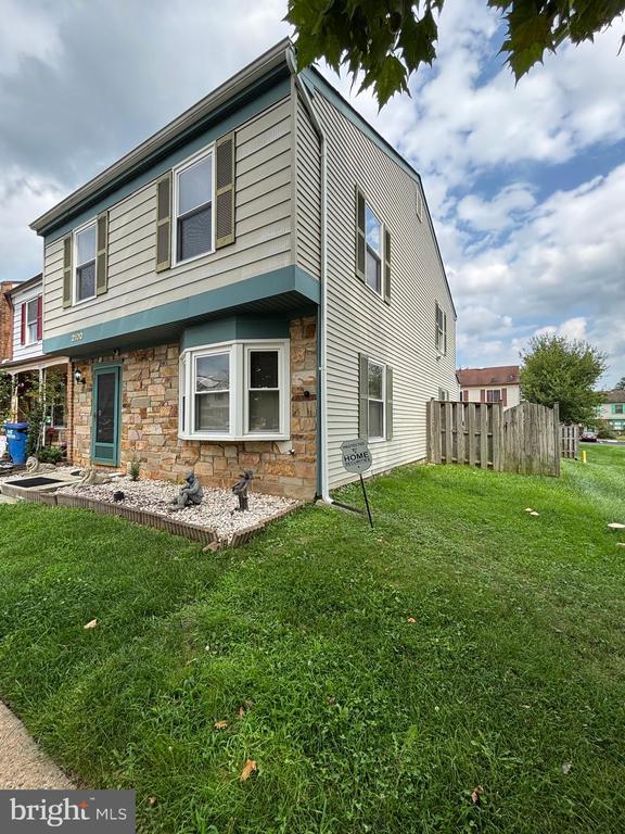 Photo - 2100 Mager Dr