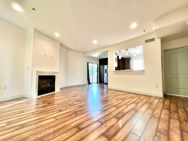 Photo - 6064 Hazelhurst Pl Unidad 1A