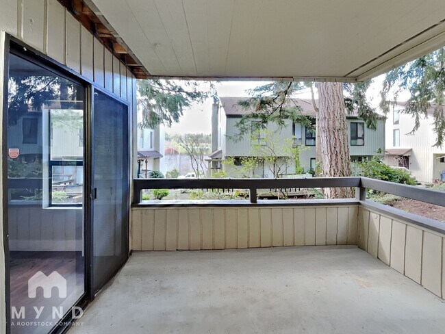 Photo - 10905 NE 35th Pl Unit 4