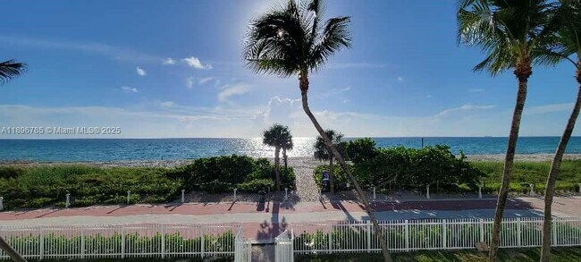 Building Photo - 5401 Collins Ave Unit 214