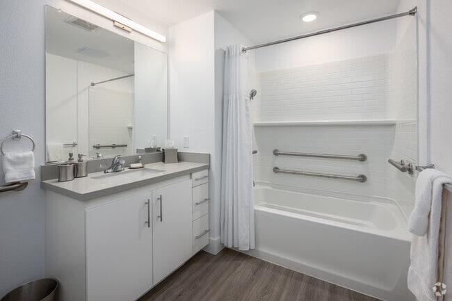 2BR, 2BA - 896SF - First Bathroom