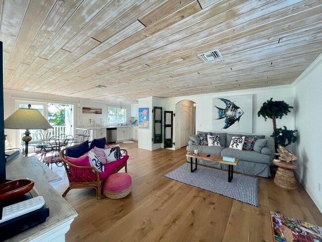 Building Photo - 924 Coquina Ln Unit 4