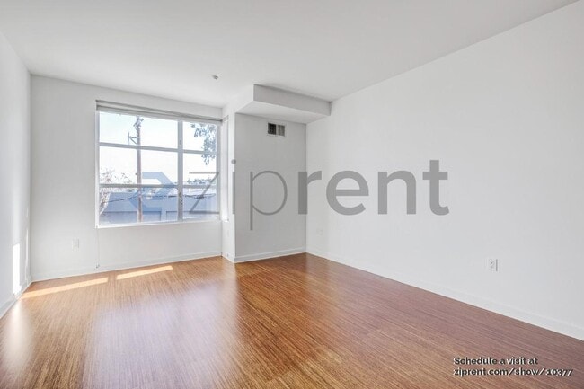 Photo - 451 Kansas St