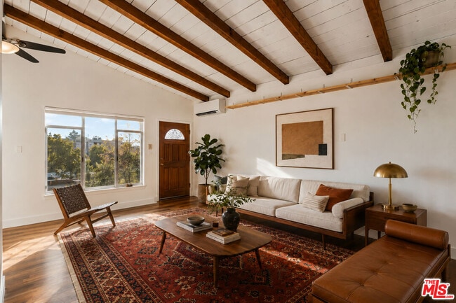 Building Photo - 1231 Montecito Dr
