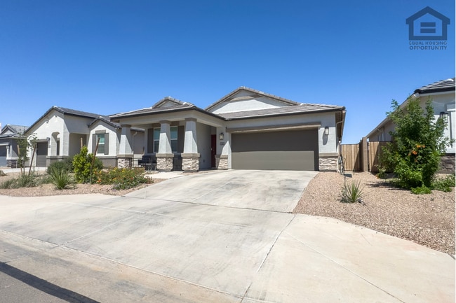 Photo - 40110 W Shaver Dr