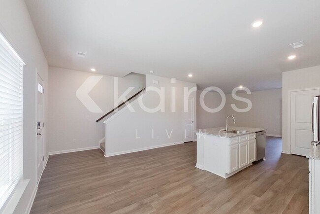 Photo - 2477 Banyon Cir