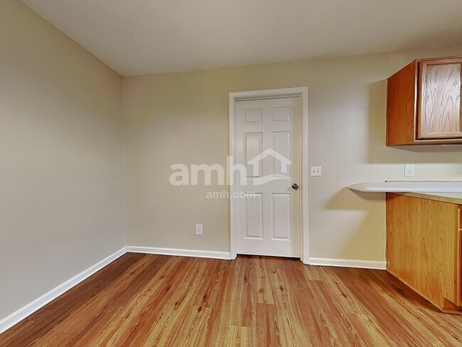 Photo - 13 Holly Springs Cir