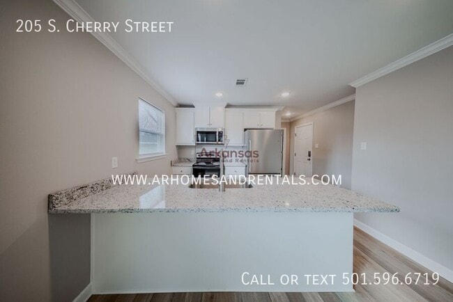 Photo - 205 S Cherry St