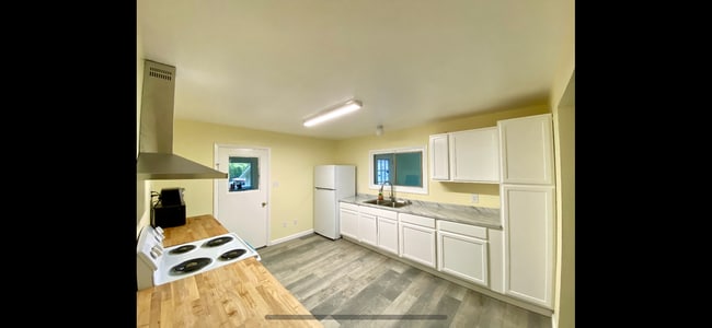 Photo - 620 Meadow Ln