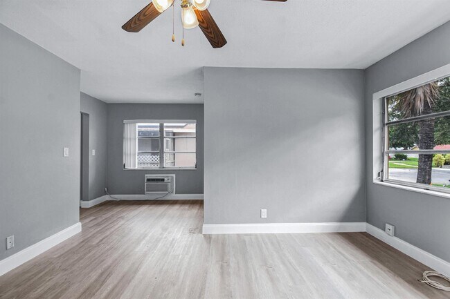 Photo - 4751 NE 21st Ter