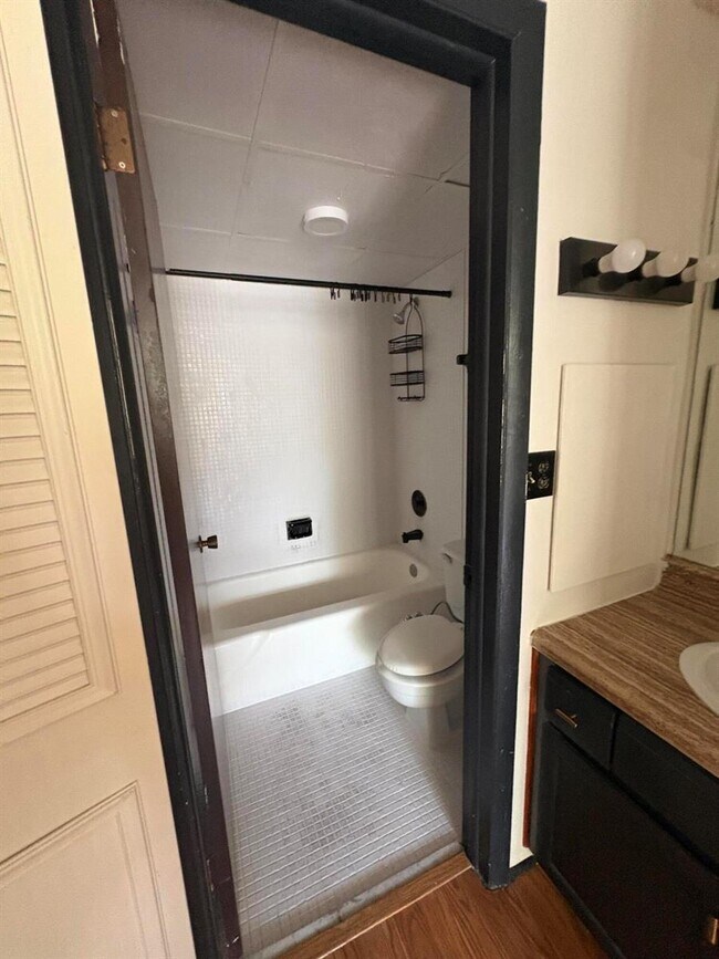 Photo - 3660 Inverrary Dr Unit 1B