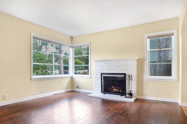 Photo - Classic single story house with furnished basement. Near Interurban trails and Jackson Golf course.