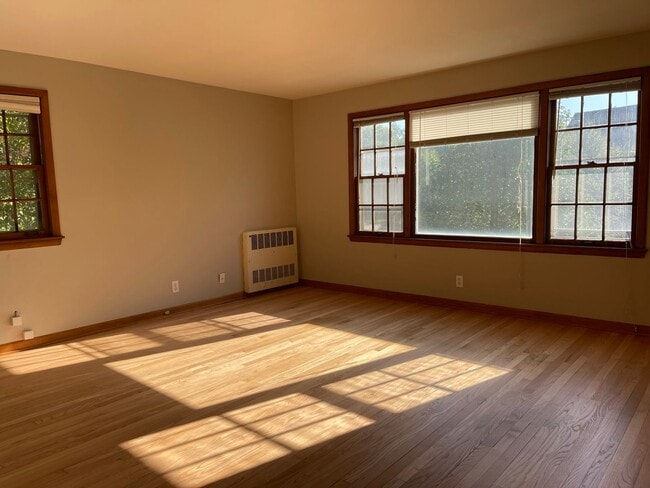 Building Photo - x311 Unit 2N