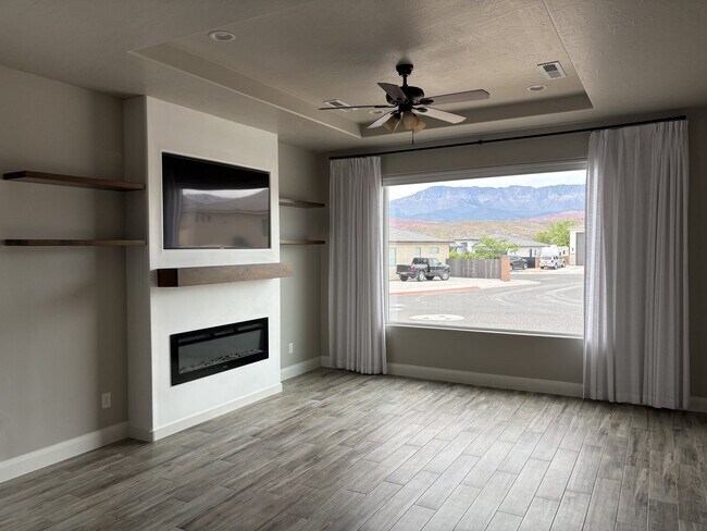 Photo - 3519 175 N St