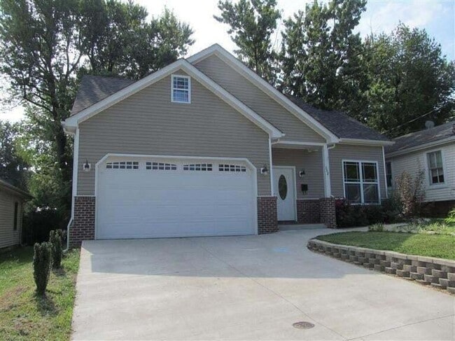 Building Photo - 382 Preston Ave