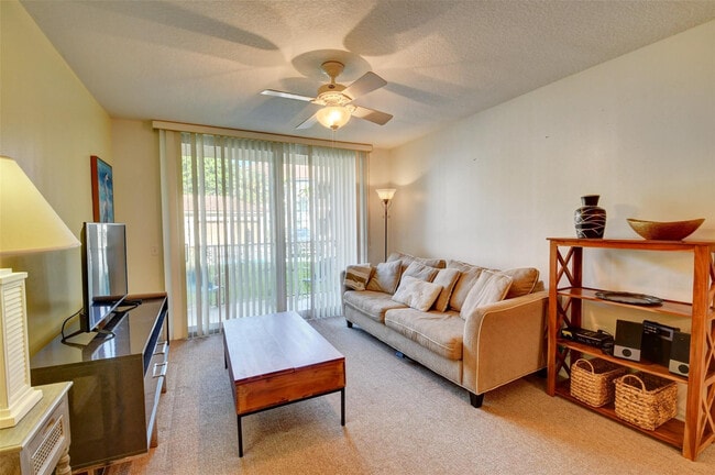 Photo - 703 Villa Cir Unit 703