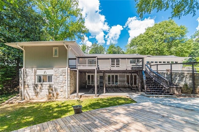 Photo - 4523 Runnemede Rd NW