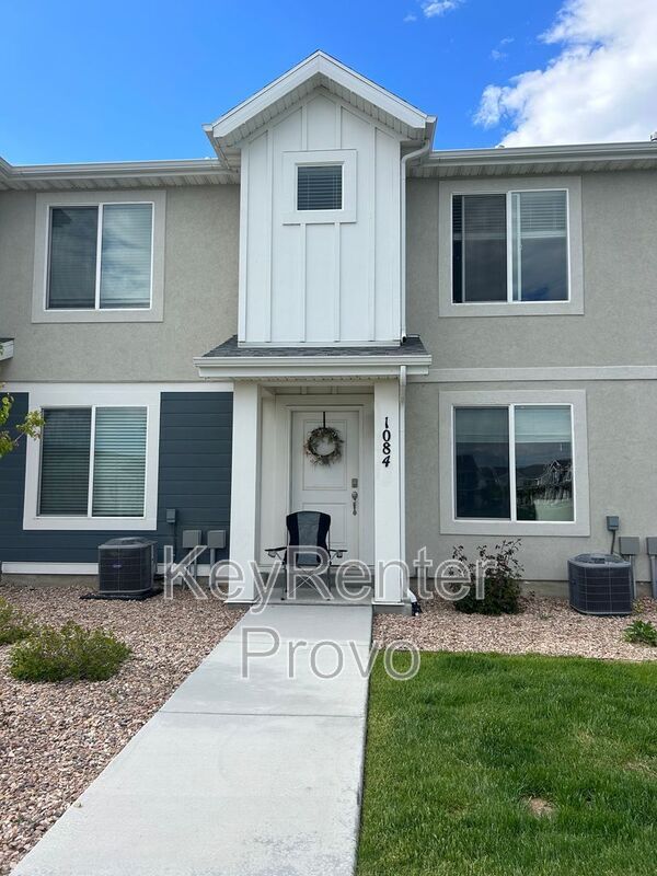 Photo - 1084 E Seaside St House