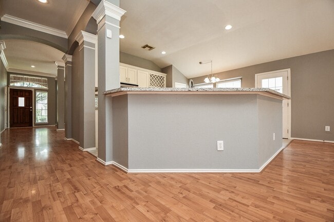 Photo - 4622 Forest Home Dr