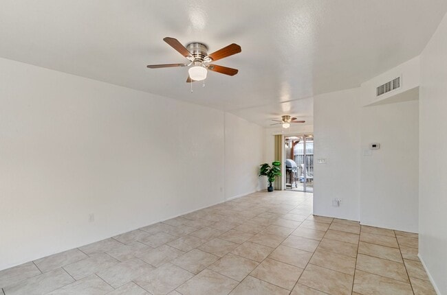 Photo - Centrally located 1 bedroom, 1 bath with bonus Den in a duplex, SW side of Swan & Grant.