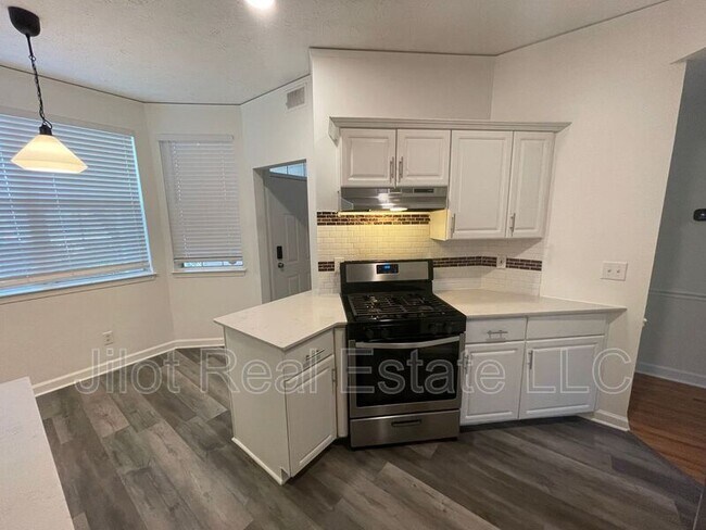 Photo - 61 Fulton St SE