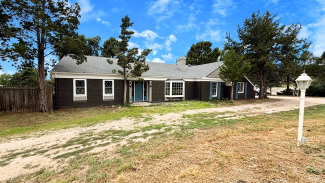 Photo - Stylish 3-Bedroom Remodel with Two Firepla...