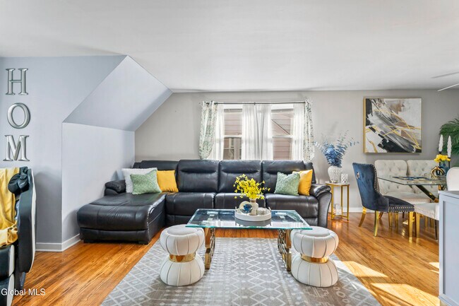 Photo - 321 Hackett Blvd