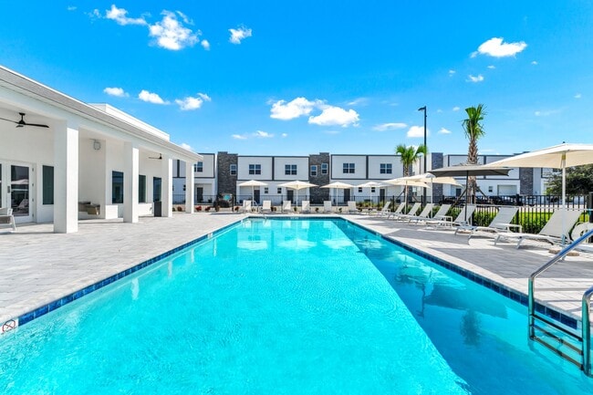 Photo - 340 Famagusta Dr