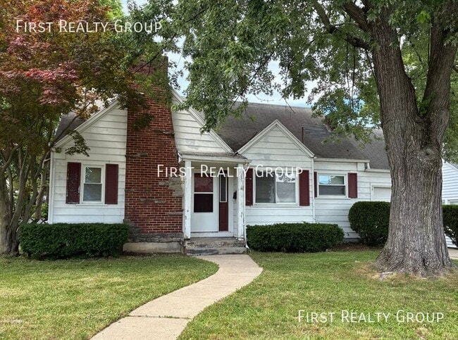 Building Photo - 207 Ashwood Ave